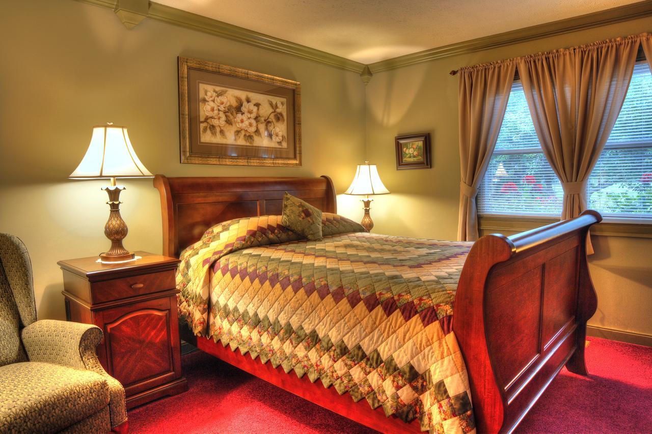 Los Gatos Bed & Breakfast Penn Yan Esterno foto